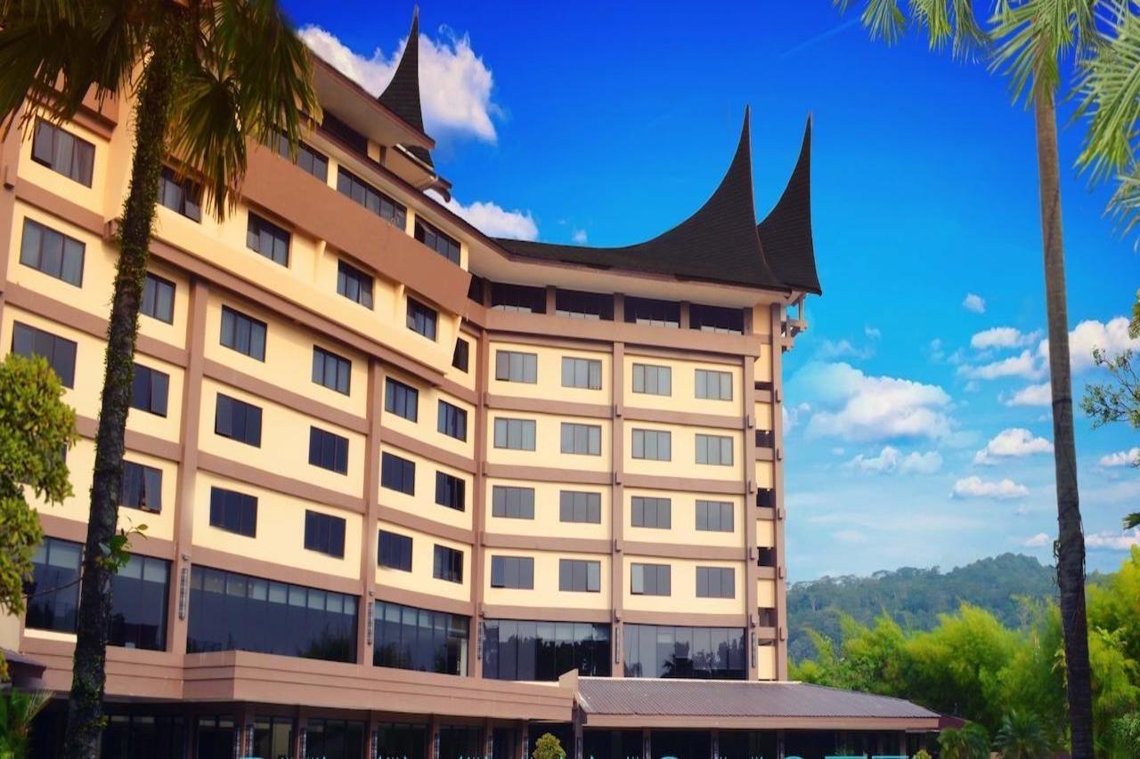 Kyriad Bumiminang Hotel Padang  Buitenkant foto