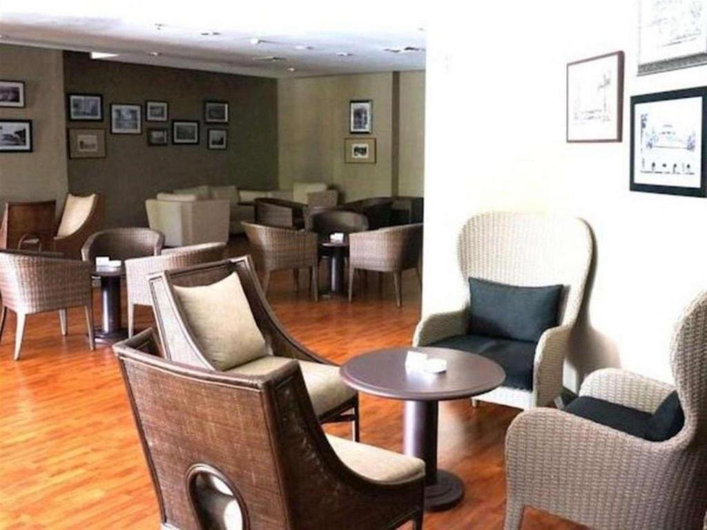 Kyriad Bumiminang Hotel Padang  Buitenkant foto