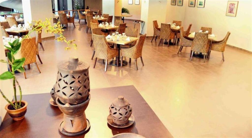 Kyriad Bumiminang Hotel Padang  Buitenkant foto