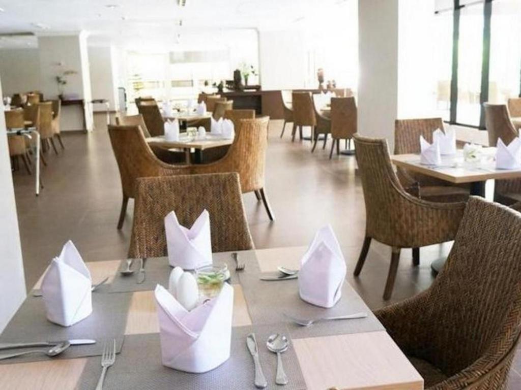 Kyriad Bumiminang Hotel Padang  Buitenkant foto