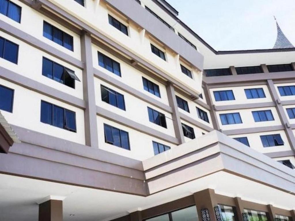 Kyriad Bumiminang Hotel Padang  Buitenkant foto