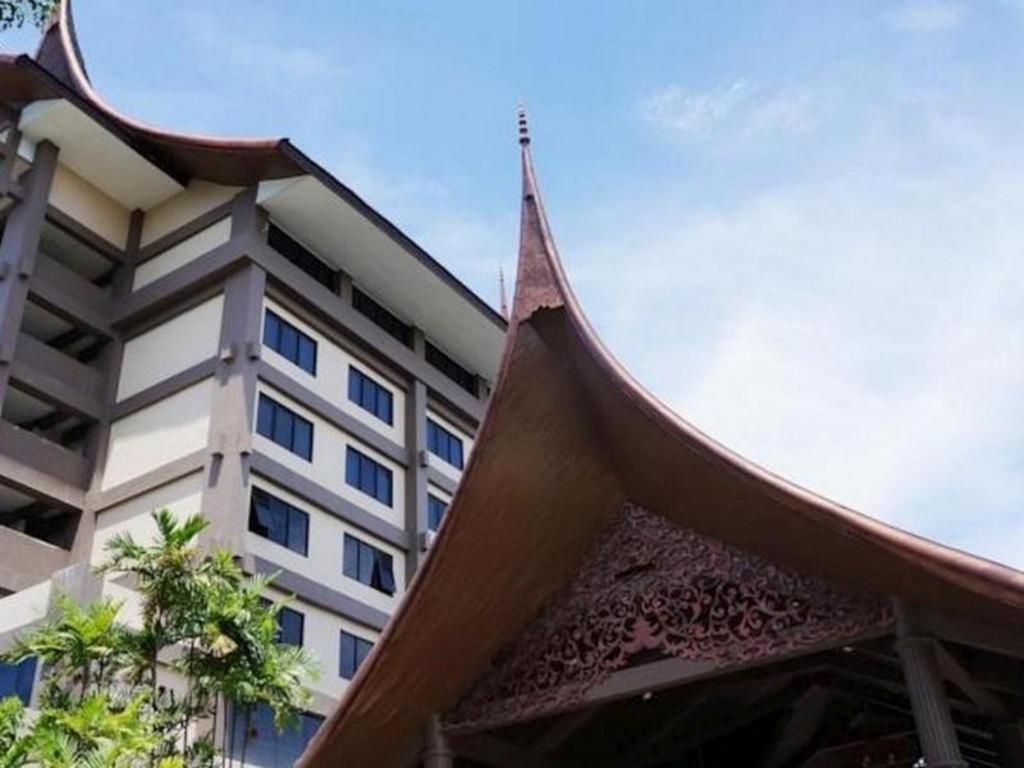 Kyriad Bumiminang Hotel Padang  Buitenkant foto