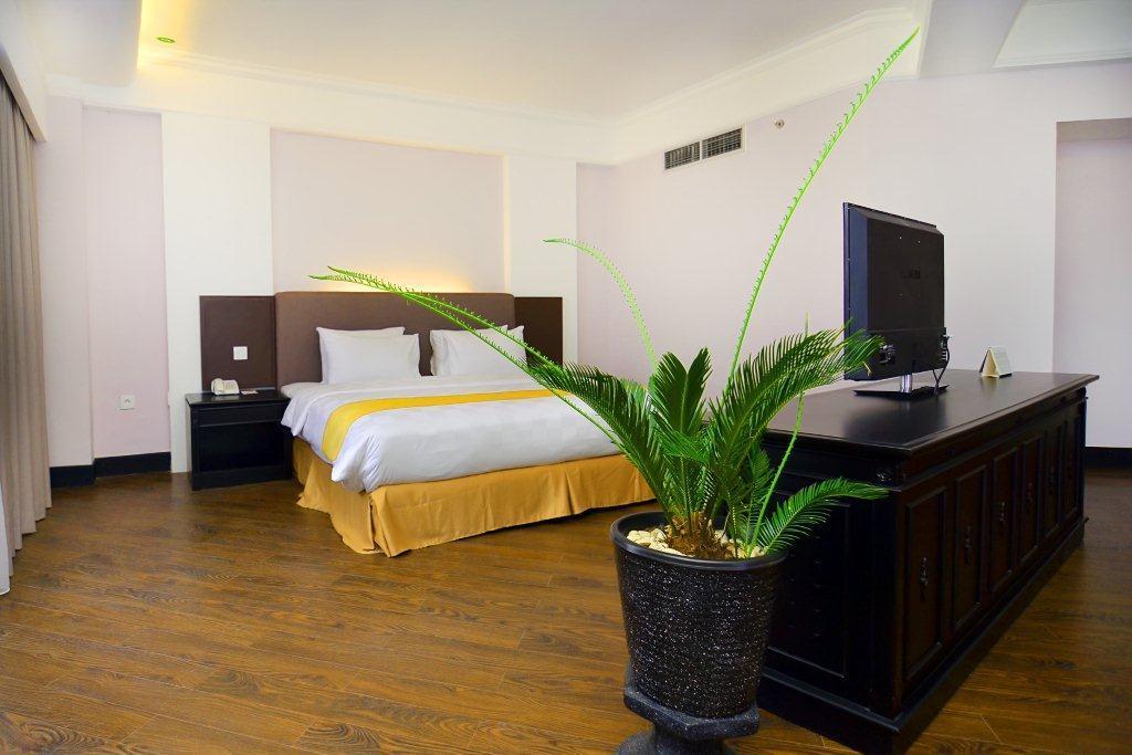 Kyriad Bumiminang Hotel Padang  Buitenkant foto