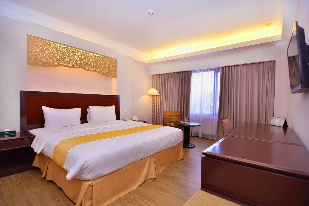 Kyriad Hotel Bumiminang Padang  Buitenkant foto