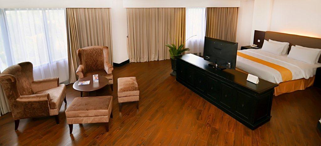 Kyriad Bumiminang Hotel Padang  Buitenkant foto