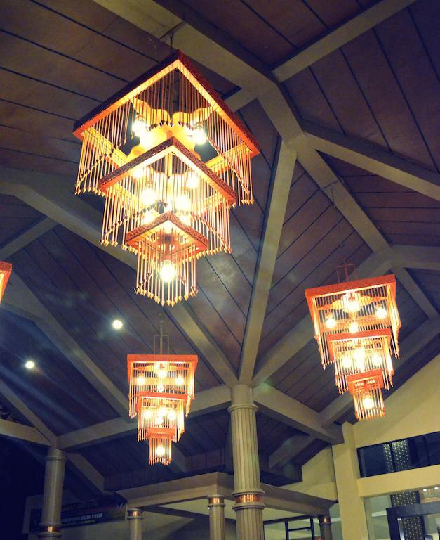 Kyriad Bumiminang Hotel Padang  Buitenkant foto