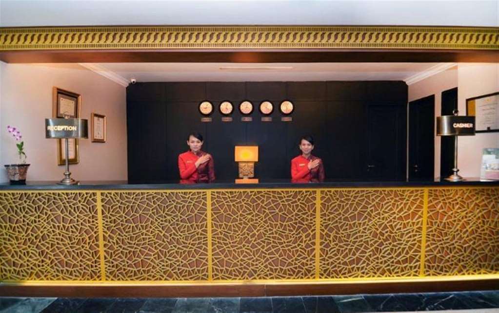 Kyriad Hotel Bumiminang Padang  Interieur foto