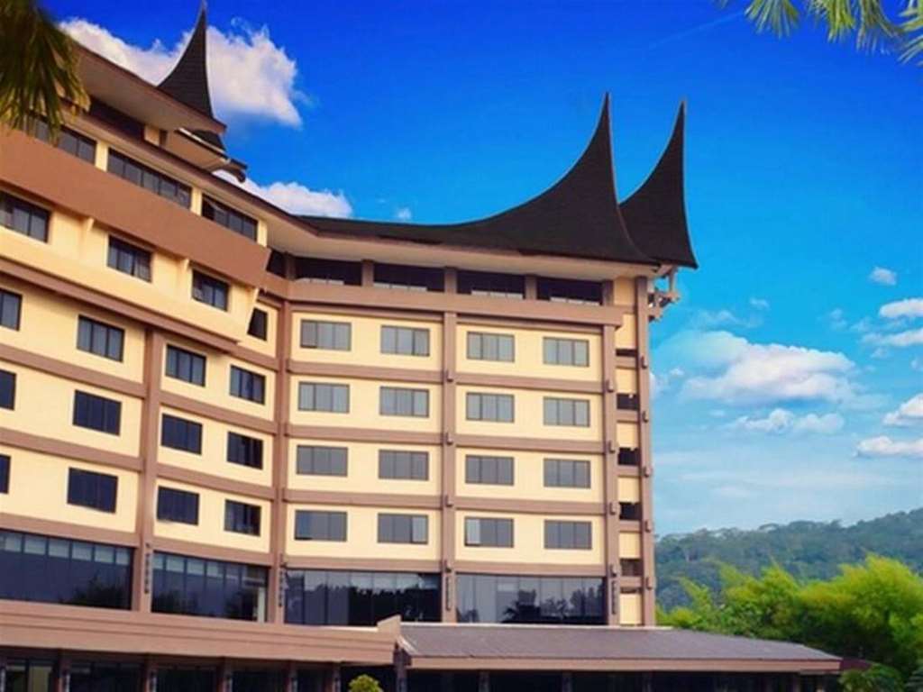 Kyriad Hotel Bumiminang Padang  Buitenkant foto