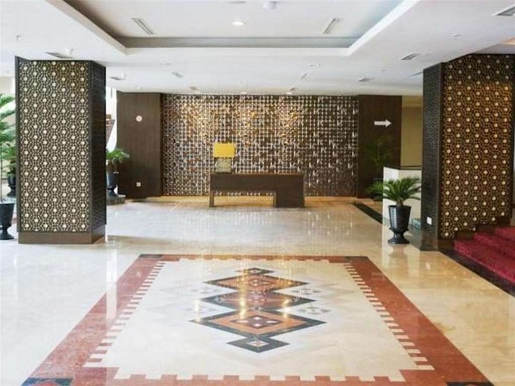 Kyriad Hotel Bumiminang Padang  Interieur foto